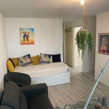 Centre Apartment *
